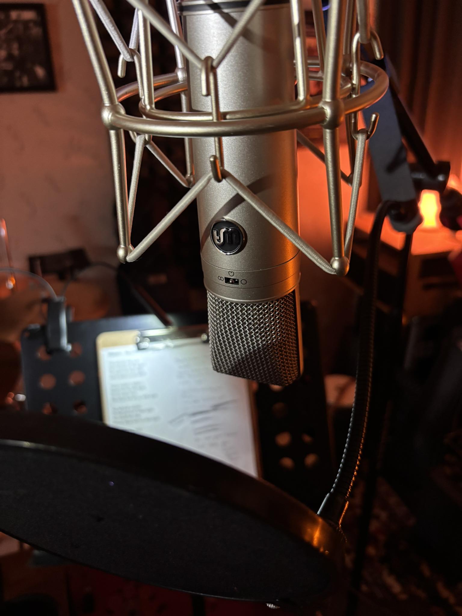 battle-chamber-studio-u87-vocal-mic-warm